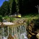 Nostalgiegarnitur der Wendelstein-Zahnradbahn fährt dem Förchenbach entlang, © Peter Hofmann Nostalgiegarnitur der Wendelstein-Zahnradbahn fährt dem Förchenbach entlang, © Peter Hofmann
