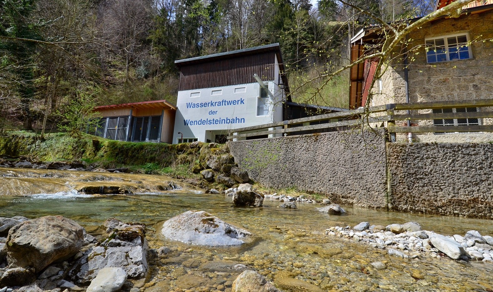 Wasserkraftwerk der Wendelsteinbahn an der Sudelfeldstr. 120 in Brannenburg, © Peter Hofmann Wasserkraftwerk der Wendelsteinbahn an der Sudelfeldstr. 120 in Brannenburg, © Peter Hofmann