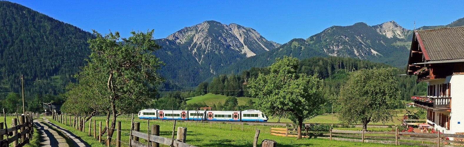 Die Bayerische Oberlandbahn auf der Strecke M&uuml;nchen-Bayrischzell, &copy; Uwe Miethe