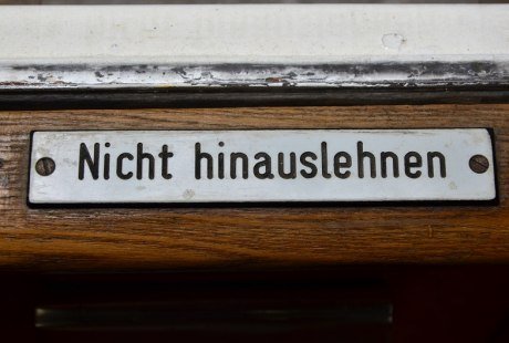 Fahrgastanweisung in der Nostalgie-Zahnradbahn, © Peter Hofmann
