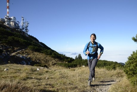 Bergl&auml;uferin am Wendelstein-Panoramaweg Bereich Ostgipfel, &copy; Thomas Bucher