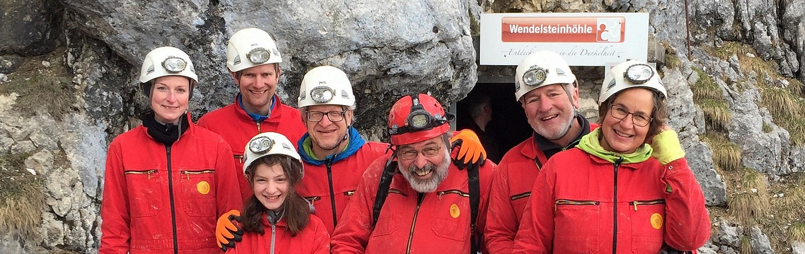 Erfolgreich absolvierte Wendelstein inside Tour mit H&ouml;hlenf&uuml;hrer Peter Hofmann (Bildmitte), &copy; Berthold und Elke Hauser