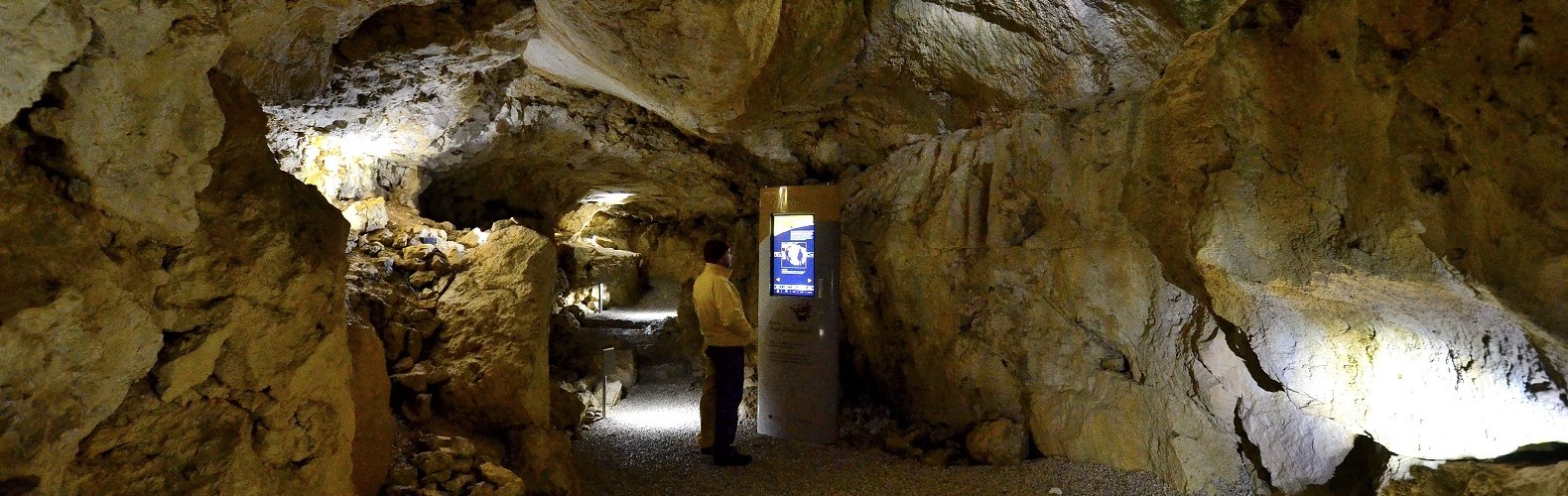 Station Geologie in der Wendelsteinh&ouml;hle, &copy; Peter Hofmann