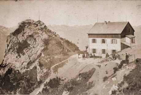 Das Wendelsteinhaus um 1883, &copy; Archiv der Wendelsteinbahn