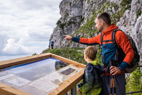 Eine von acht Stationen am Wendelstein Themenweg Geologie, &copy; A. Mittermeier