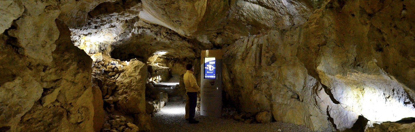 Station Geologie in der Wendelsteinh&ouml;hle, &copy; Peter Hofmann