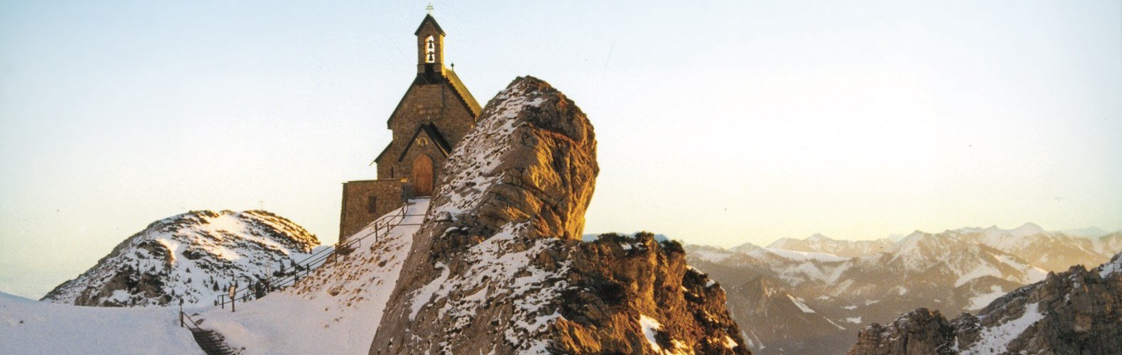 Wendelsteinkirche im Winter bei Abendrot, © Archiv der Wendelsteinbahn