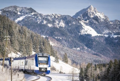 Die BRB auf der Strecke München-Bayrischzell nahe Geitau im Winter, © Dietmar Denger
