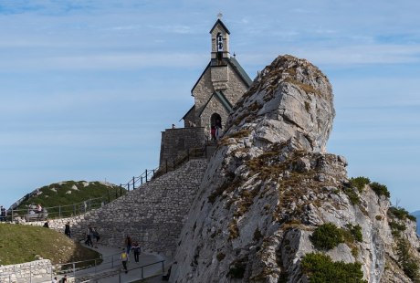 Bergstation Wendelstein mit Kirche, &copy; &copy; StMWi/E. Neureuther