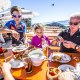 Brotzeit auf der Bergterrasse, &copy; Thomas Kujat, Chiemgau Tourismus e.V.