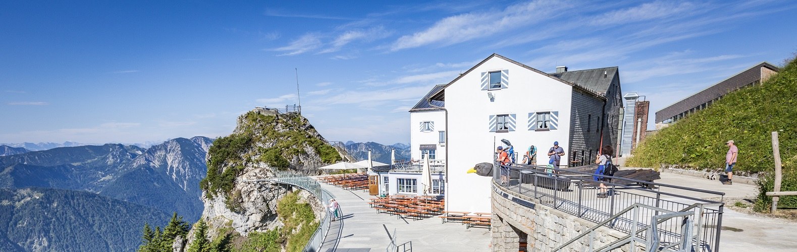 Wendelsteinhaus mit Aussichtsterrasse, Blick nach SW, &copy; Thomas Kujat